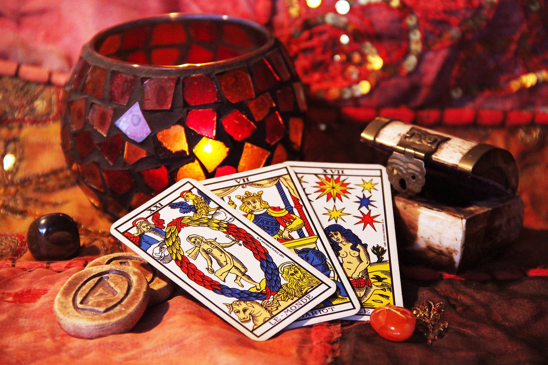 Tarot für die Liebe Lassen Sie uns einen Blick darauf werfen.